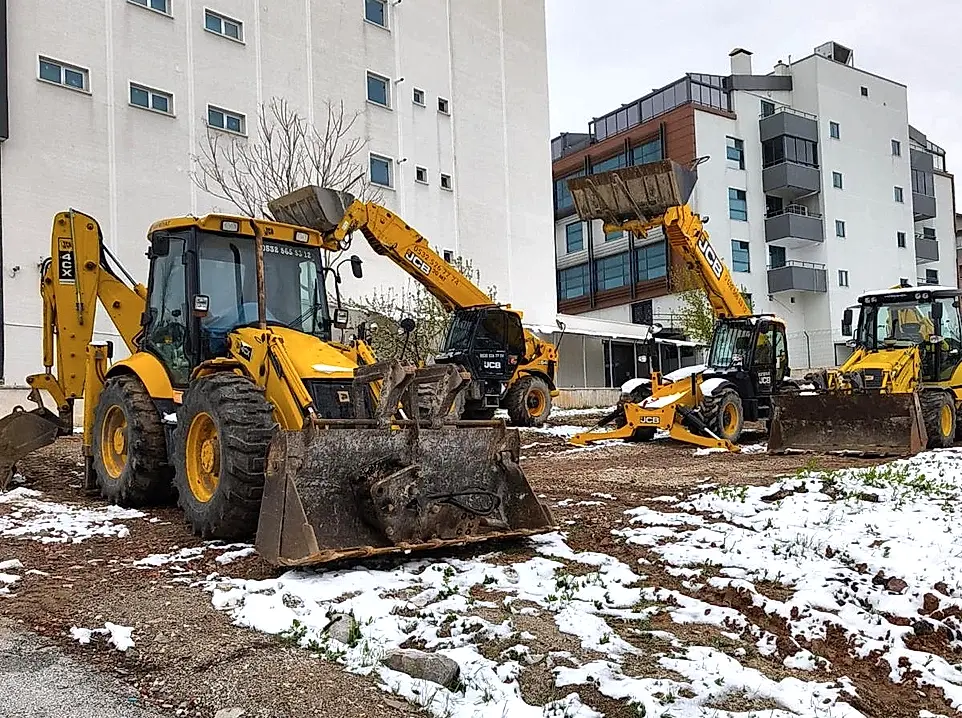 Bahçeli Kiralık JCB