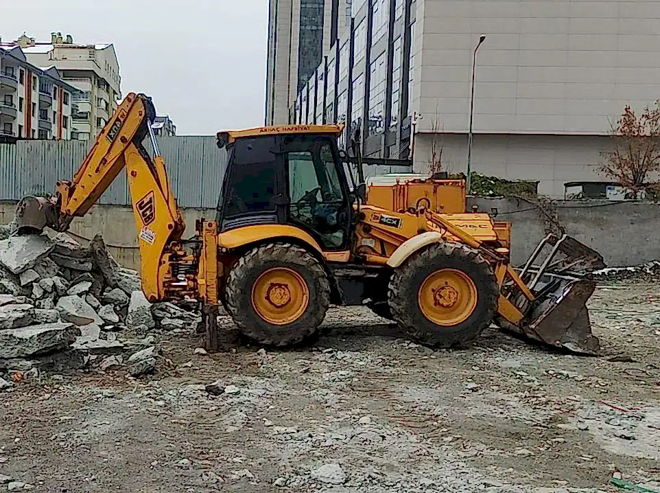 Sumqayıt Kazıcı Yükleyici Kiralama